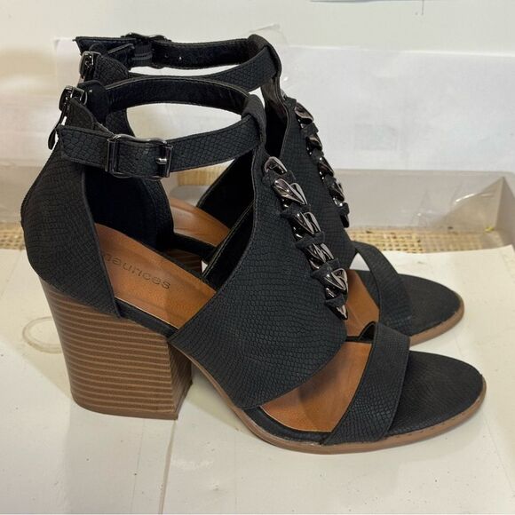 Maurices Black Heeled Sandals with Chain Detail great condition size 8 - Picture 3 of 5